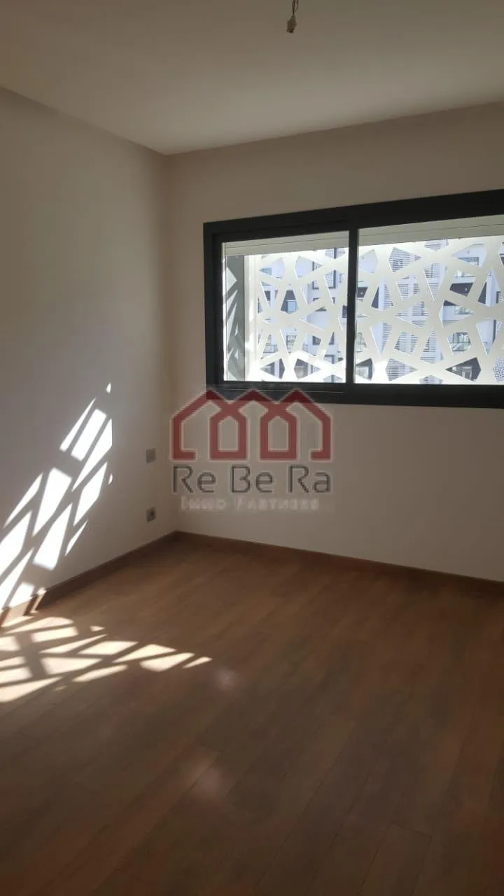 Bel appartement bien ensoleillé à Prestigia - الرباط (2)