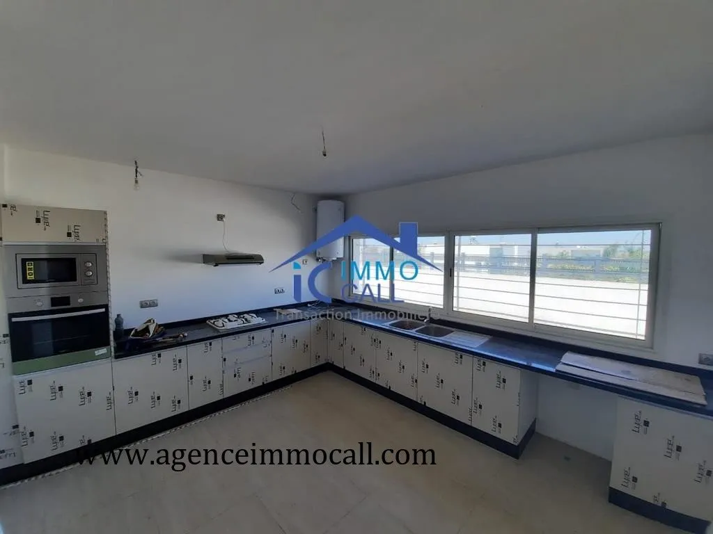 en LOCATION villa neuve à SOUISSI - الرباط (3)