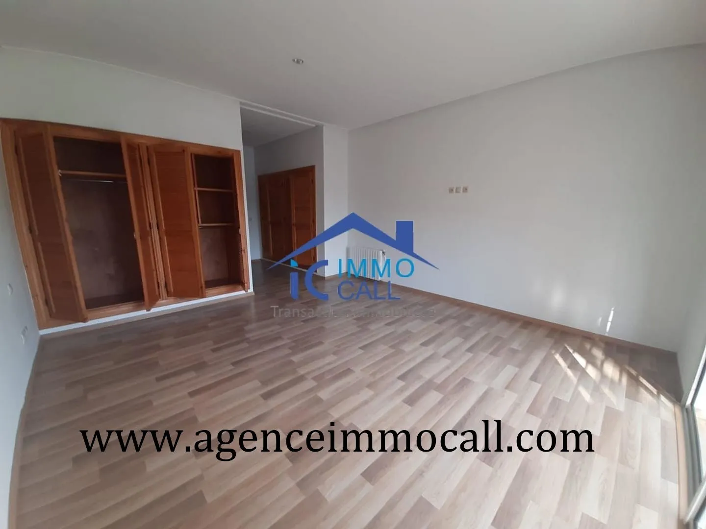 en LOCATION villa vide à SOUISSI - الرباط (2)