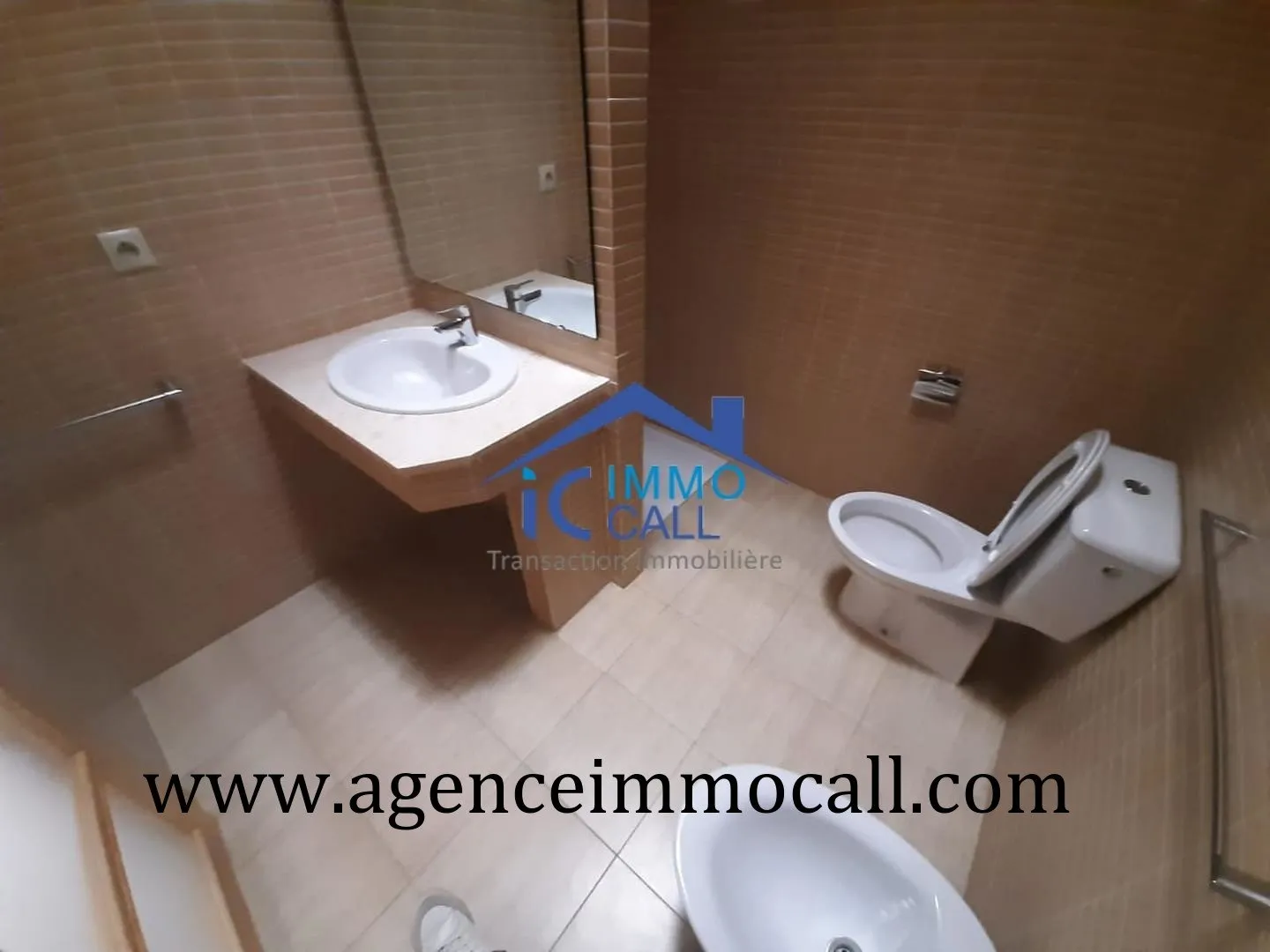 en LOCATION villa vide à SOUISSI - الرباط (3)