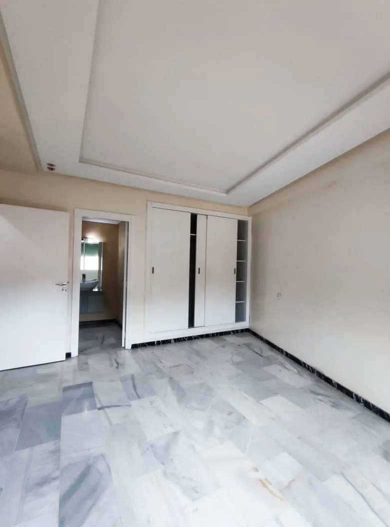 Très bel appartement en location vide - مراكش (4)
