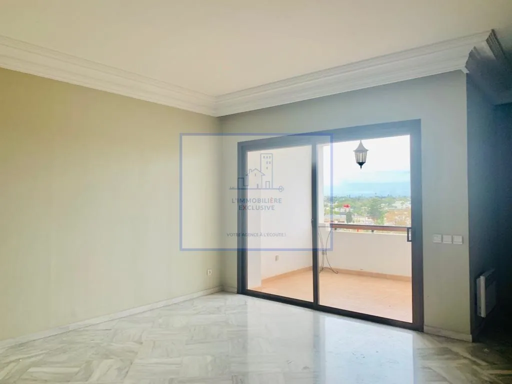 LOCATION-APPARTEMENT VIDE -TERRASSE-SANS VIS A VIS - الدار البيضاء