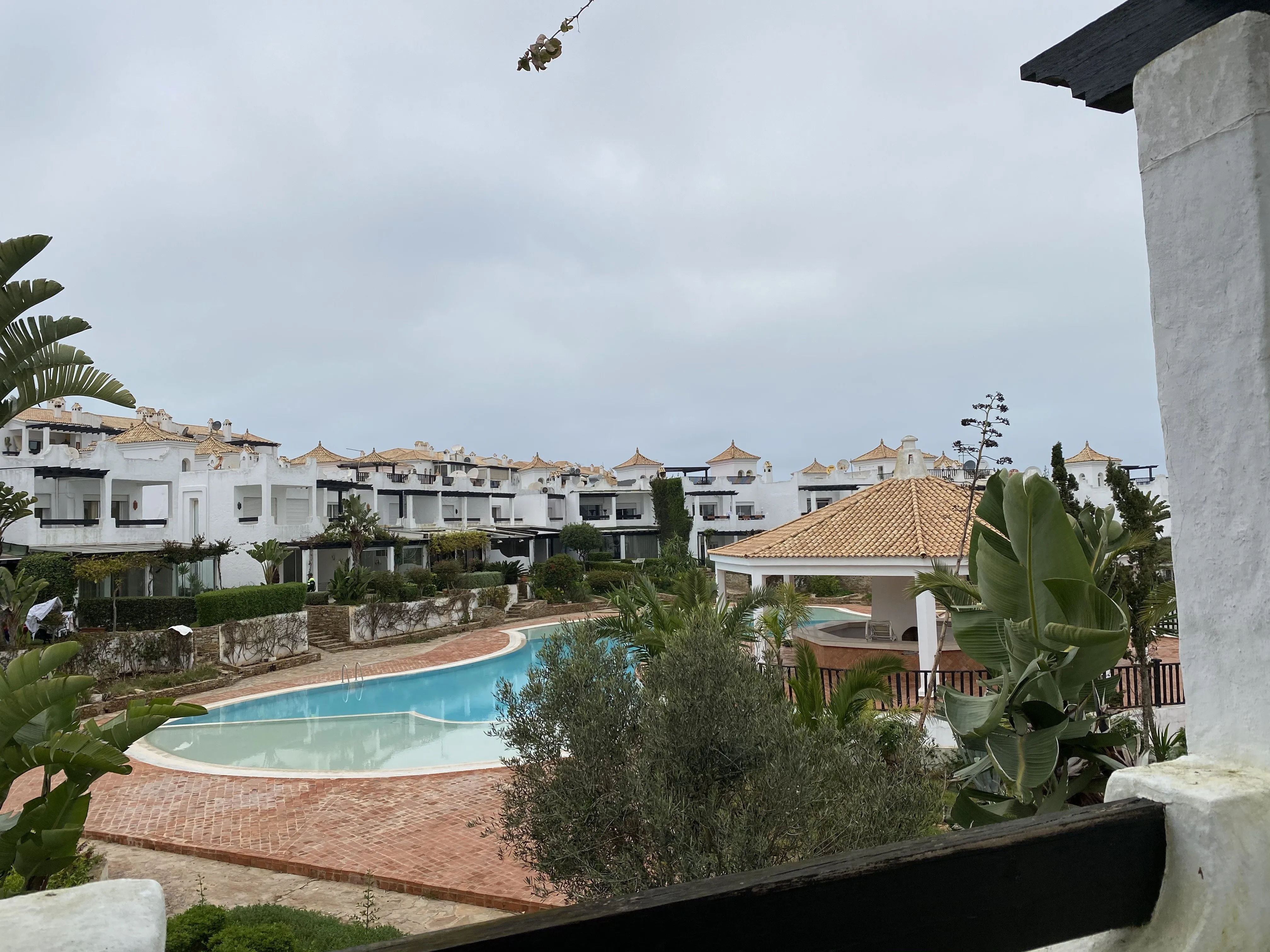 Belle villa ensoleillée en résidence avec piscines - الدار البيضاء