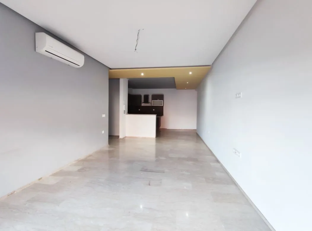 Bel appartement en location longue durée vide - مراكش (2)