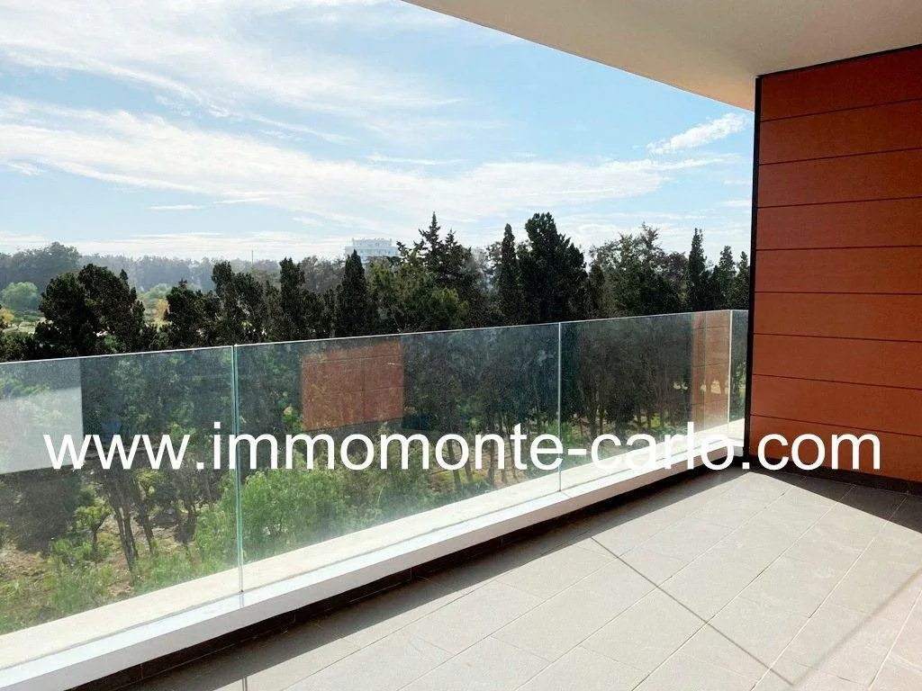 Superbe appartement à louer avec grande terrasse à souissi - الرباط