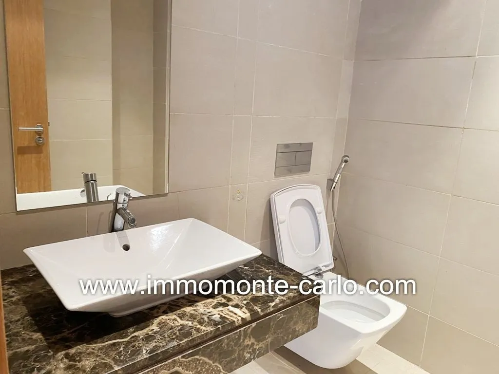 Superbe appartement à louer sans vis à vis avec grande terrasse à souissi - الرباط (4)