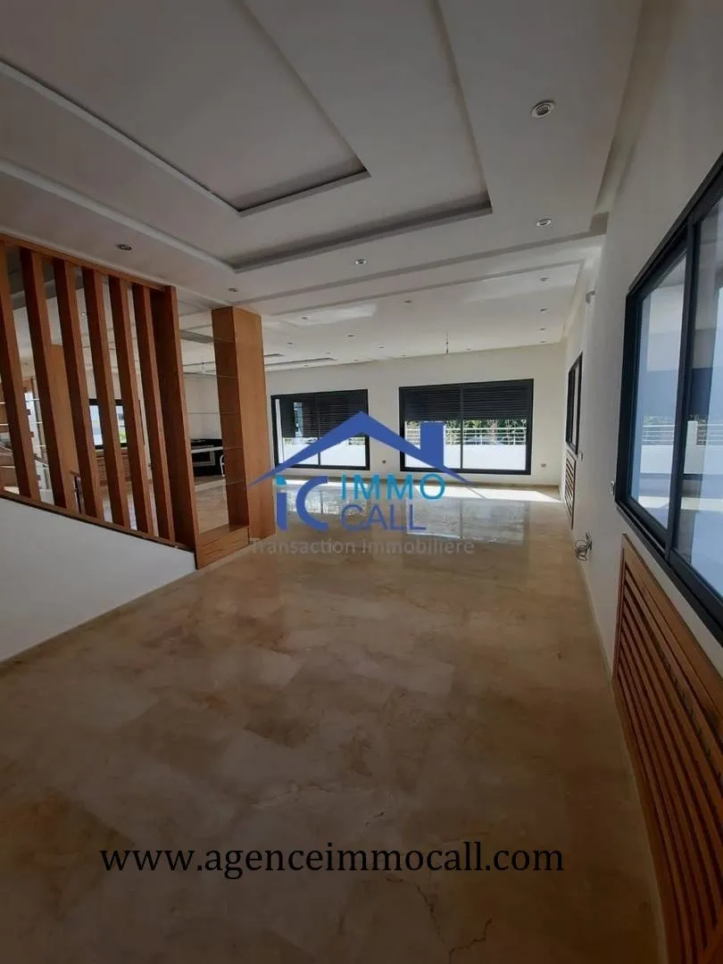 à LOUER Villa vide avec 4 chambres à Hay Riad - الرباط