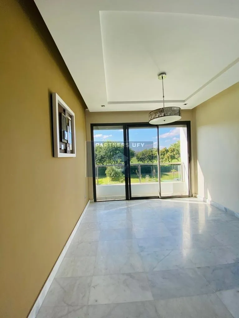 BOUSKOURA - LOCATION D'UN BEL APPARTEMENT FRONT GOLF - بوسكورة (4)