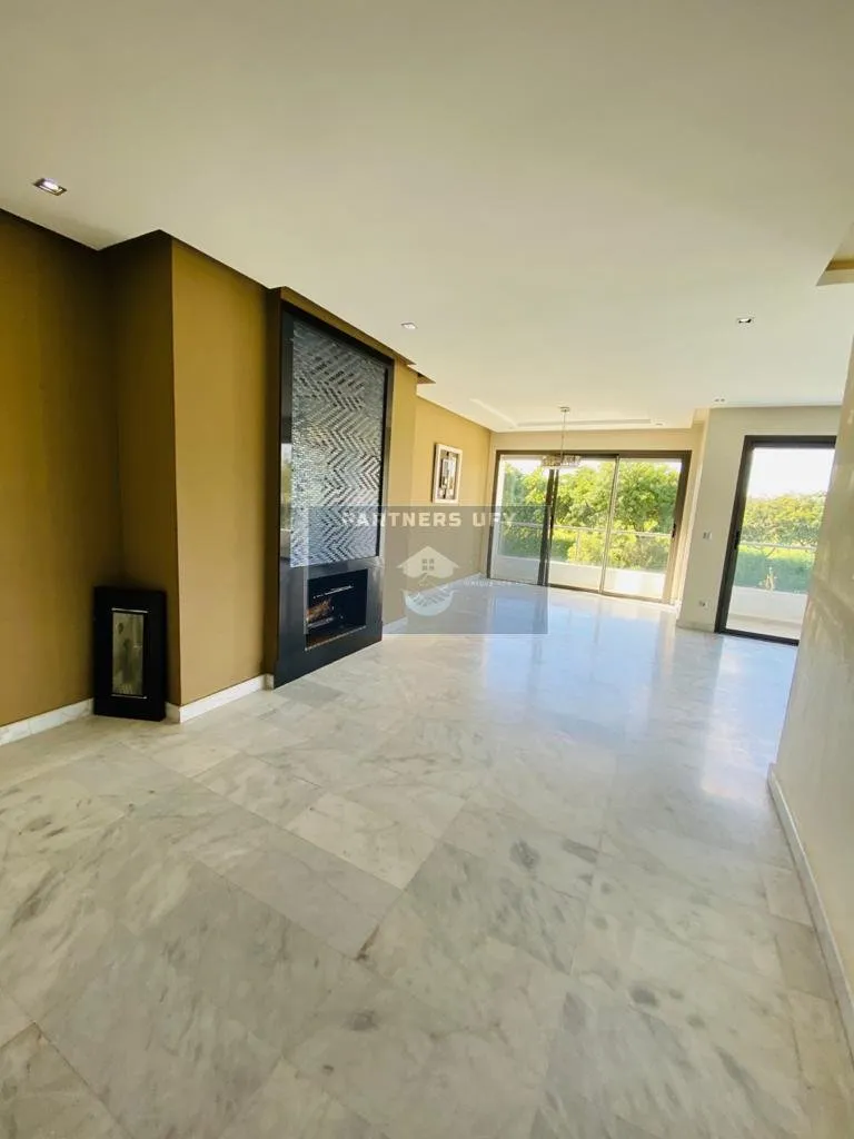 BOUSKOURA - LOCATION D'UN BEL APPARTEMENT FRONT GOLF - بوسكورة (3)