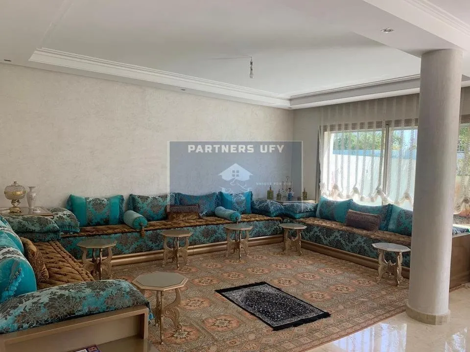 VILLA JOLIMENT MEUBLÉE DANS UNE RÉSIDENCE A BOUSKOURA - بوسكورة (2)