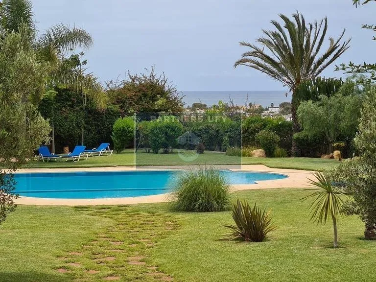 CHIC LUXUEUX ET LUMINEUX APPARTEMENT A AIN DIAB - الدار البيضاء