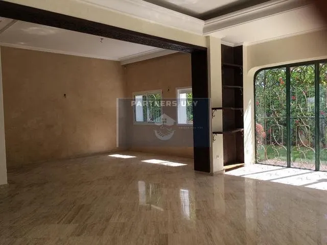 SUPER BELLE VILLA ENSOLEILLÉE SITUÉE A AIN DIAB - الدار البيضاء (2)