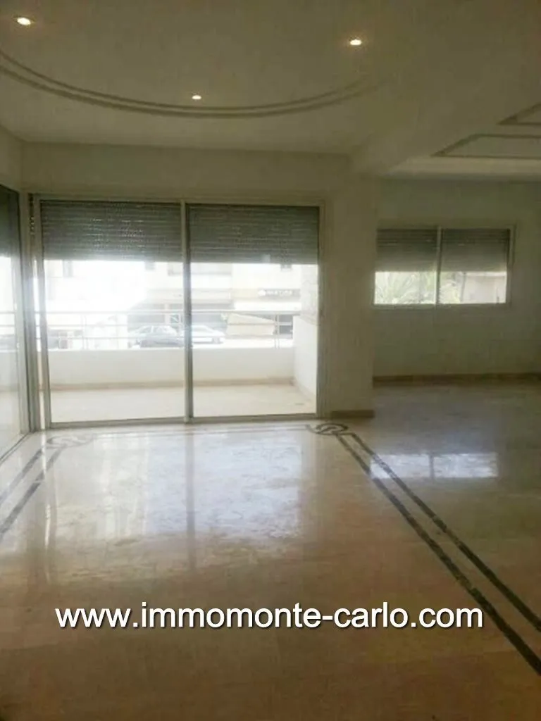 A louer appartement avec terrasse à Hay Riad à Rabat - الرباط