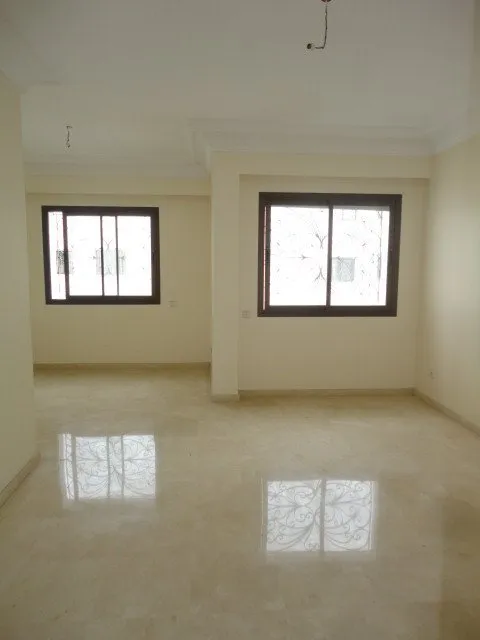 location d'un grand appartement vide au Racine - الدار البيضاء (2)