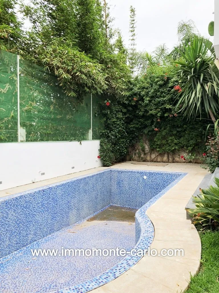 Villa neuve moderne avec piscine à louer à Hay Riad Rabat - الرباط