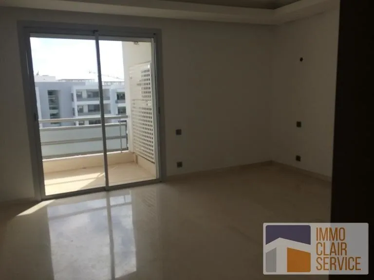 Bel appartement en location vide sur quartier Ain diab - الدار البيضاء (3)