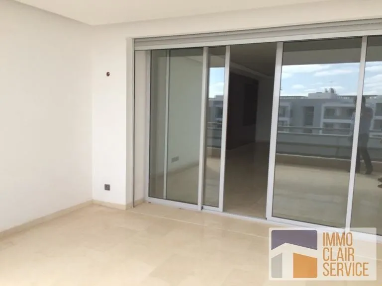 Bel appartement en location vide sur quartier Ain diab - الدار البيضاء (2)