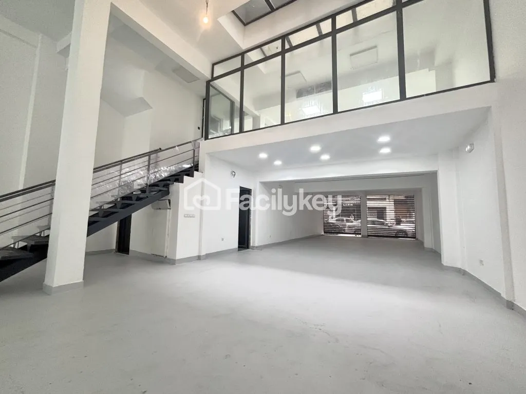 Local commercial de 420 m² à Casablanca - الدار البيضاء (4)