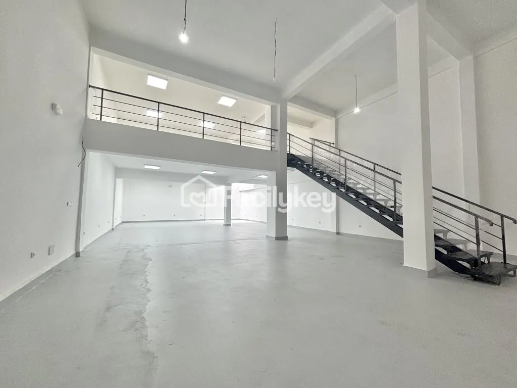 Local commercial de 420 m² à Casablanca - الدار البيضاء