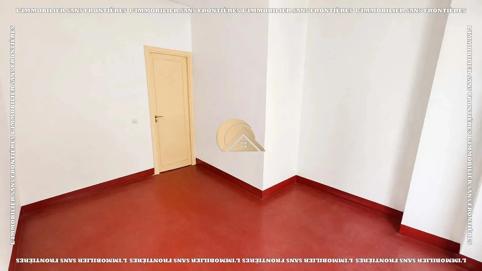 Local commercial de 17 m² à Azzouzia – Emplacement en angle, hauteur de 4,5 m et possibilité de mezzanine - مراكش (4)