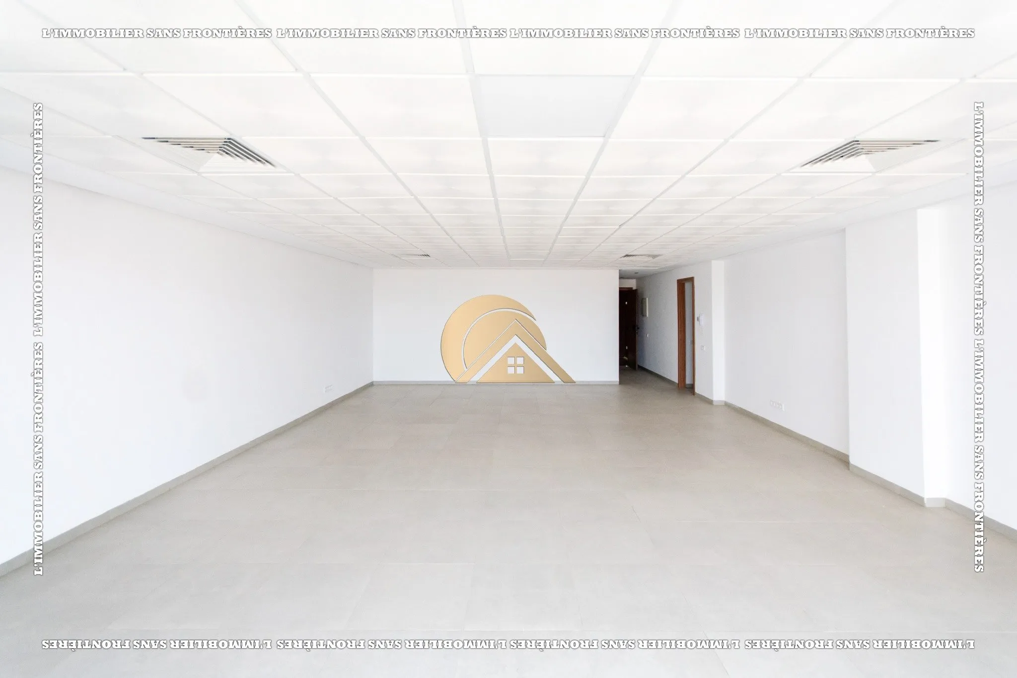 Plateau bureau de 73 m² à vendre à Guéliz – Espace ouvert, terrasse, ascenseur et parking en sous-sol - مراكش (4)