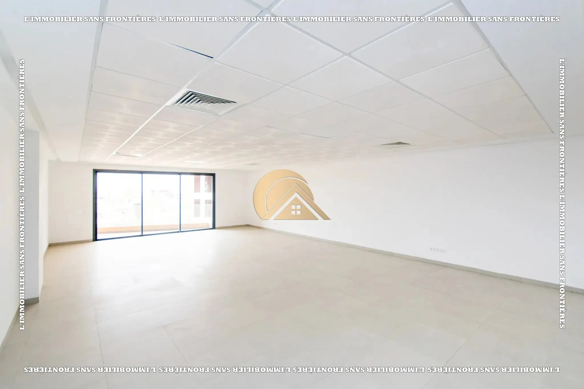 Plateau bureau de 73 m² à vendre à Guéliz – Espace ouvert, terrasse, ascenseur et parking en sous-sol - مراكش (2)