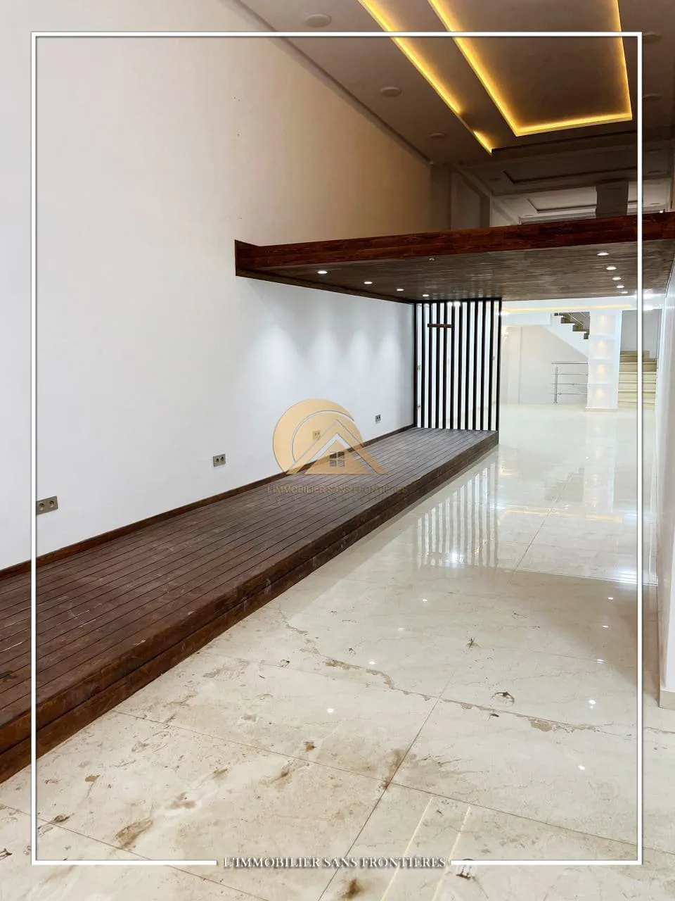 Magasin de 246 m² à vendre, Izdihar - مراكش (4)