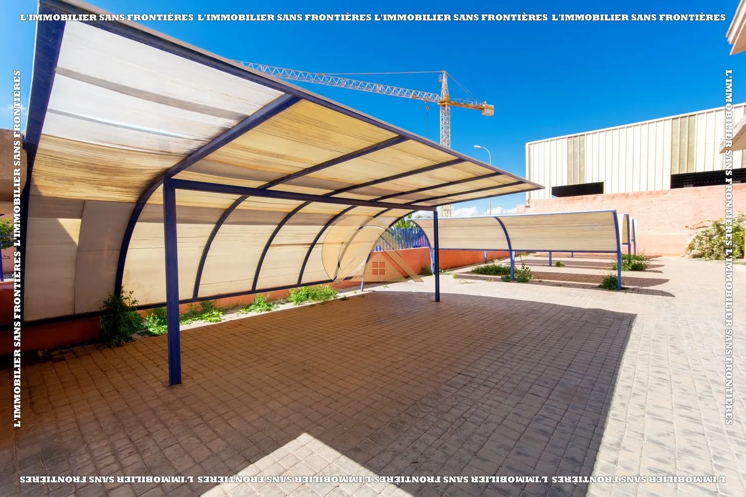 Dépôt commercial à vendre — 3 façades – Route Safi, Quartier industriel, Marrakech - مراكش (3)