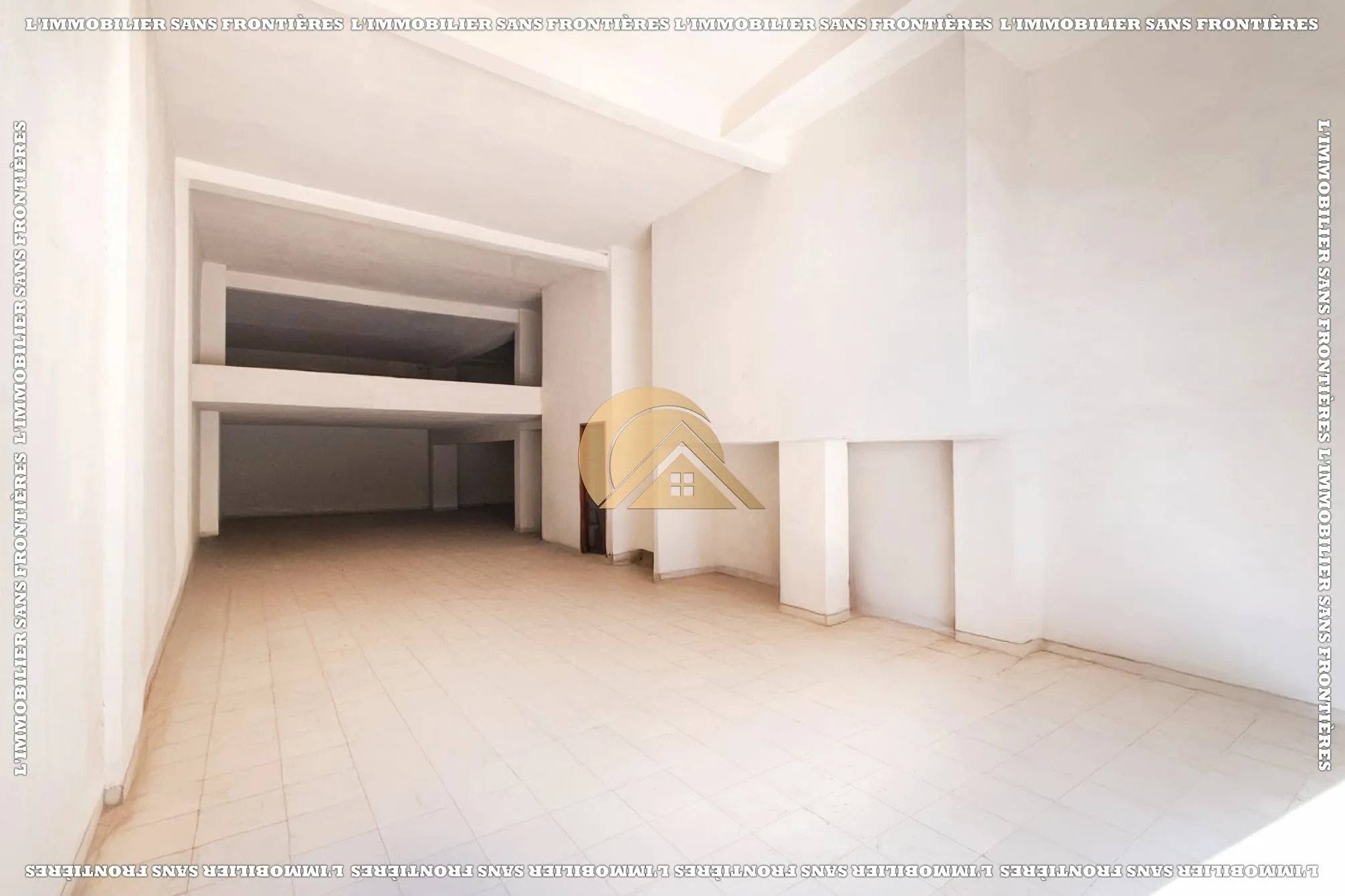 Local commercial à vendre à Victor Hugo, 195 m², Marrakech - مراكش (2)