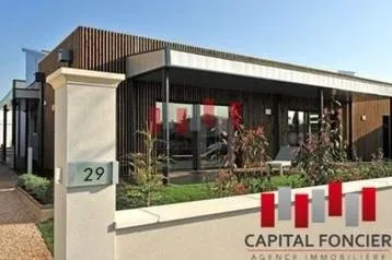 Villa commerciale de 408 m en plein rue Ifrane CIL a la vente - الدار البيضاء
