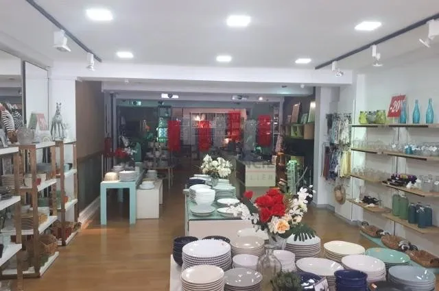 EXCELLENT LOCAL COMMERCIAL DE 359 m2 en plein bld Moussa Ibnou Noussair GAUTHIER - الدار البيضاء (2)