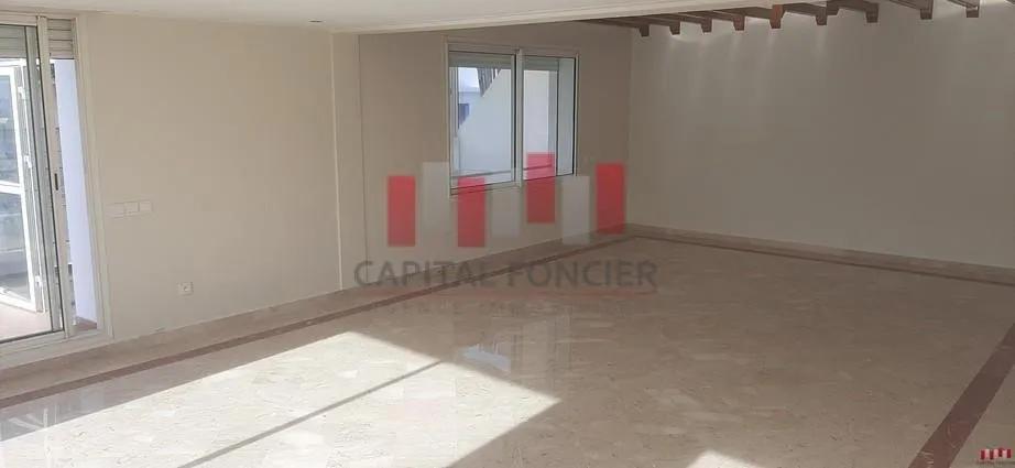 Exclusivité Plateau de bureau de 230 m2 renové quartier bourgogne coté anfa a la vente vue mer - الدار البيضاء (4)