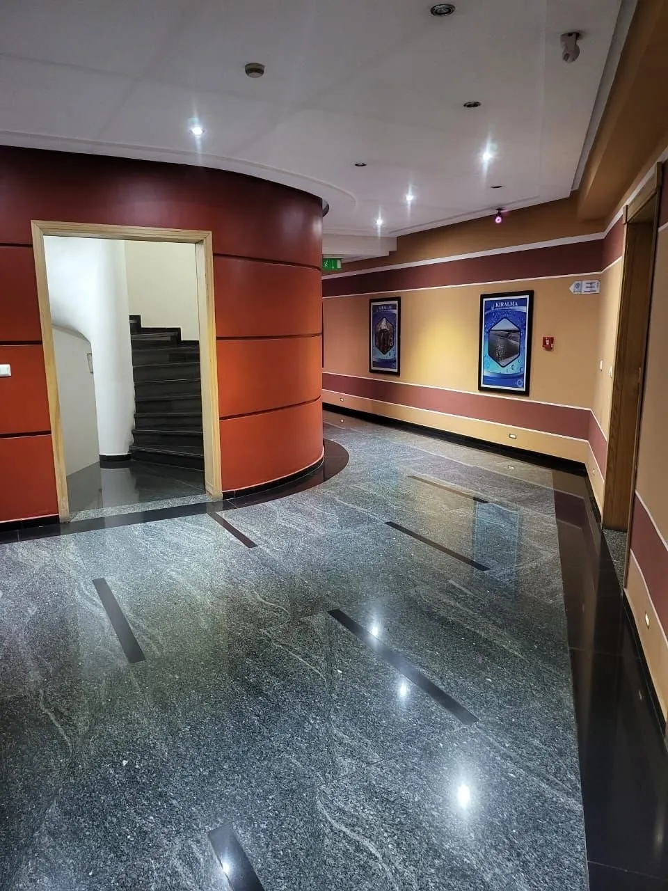 BUREAU EN VENTE -ABDELMOULMEN- - الدار البيضاء