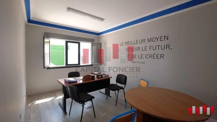 Villa a usage professionnel  de 470 m de surface utile sur 2 niveaux a la vente en plein quartier Anfa - الدار البيضاء (2)