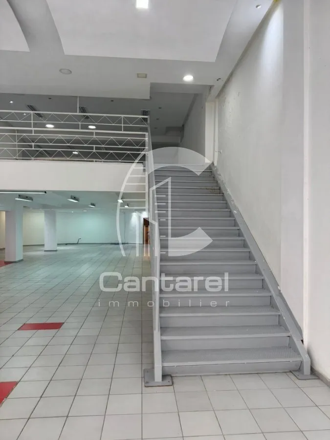 VENTE LOCALE TRIANGLE D'OR - الدار البيضاء
