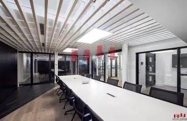 Villa commerciale de 1800 m de surface utile a la vente en plein quartier CIL  idéal pour un laboratoire , clinique , école - الدار البيضاء