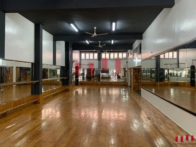 Local commercial de 220m2 à la vente Bourgogne - الدار البيضاء (3)