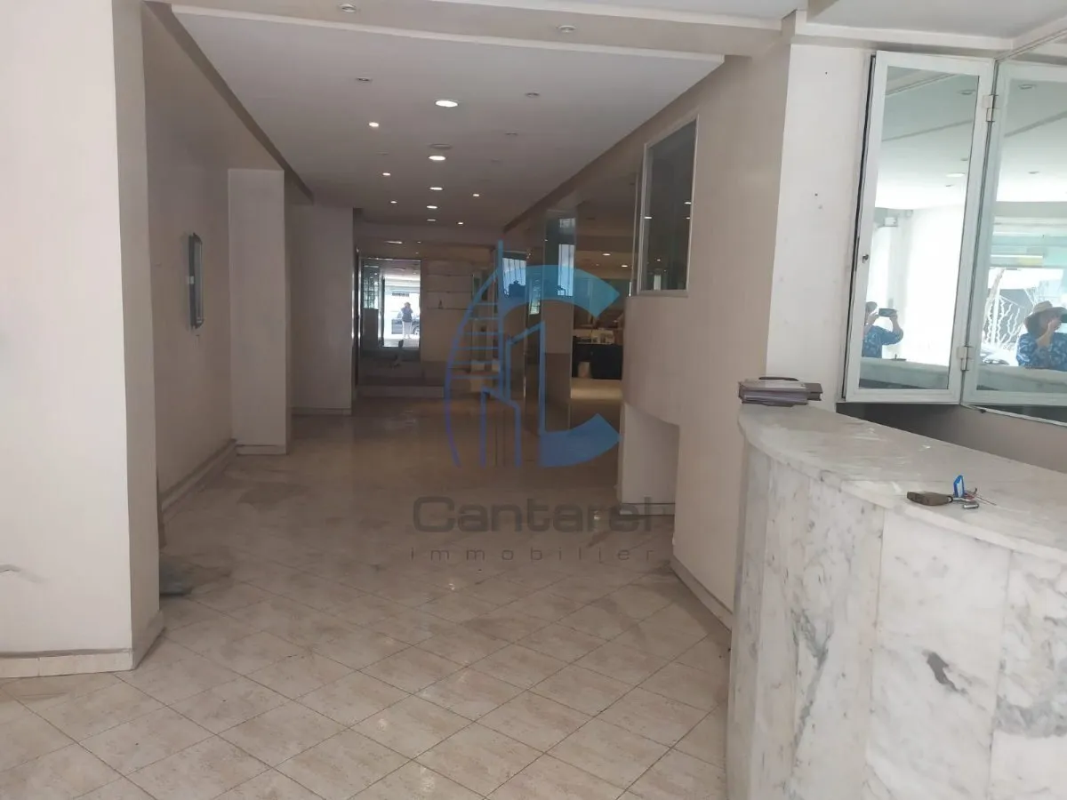 LOCAL A VENDRE BIEN PLACE -TRIANGLE D'OR- - الدار البيضاء (3)