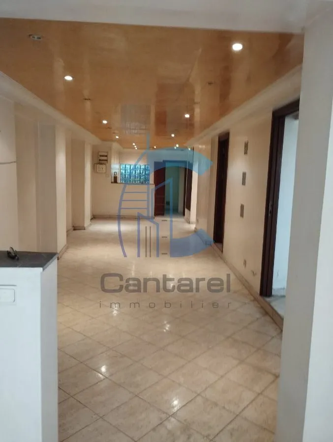 LOCAL A VENDRE BIEN PLACE -TRIANGLE D'OR- - الدار البيضاء (2)