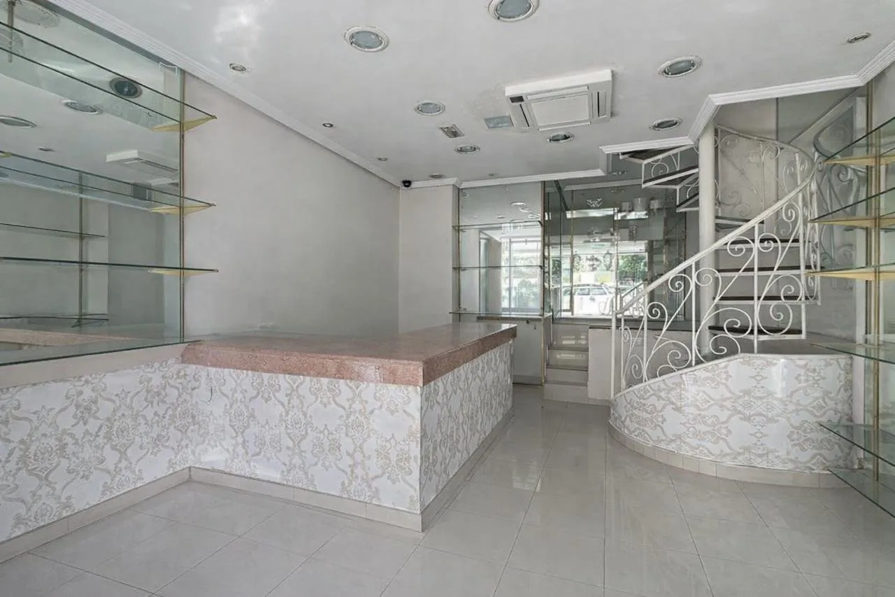 Magasin à vendre avec visibilité Sur Boulevard - الدار البيضاء