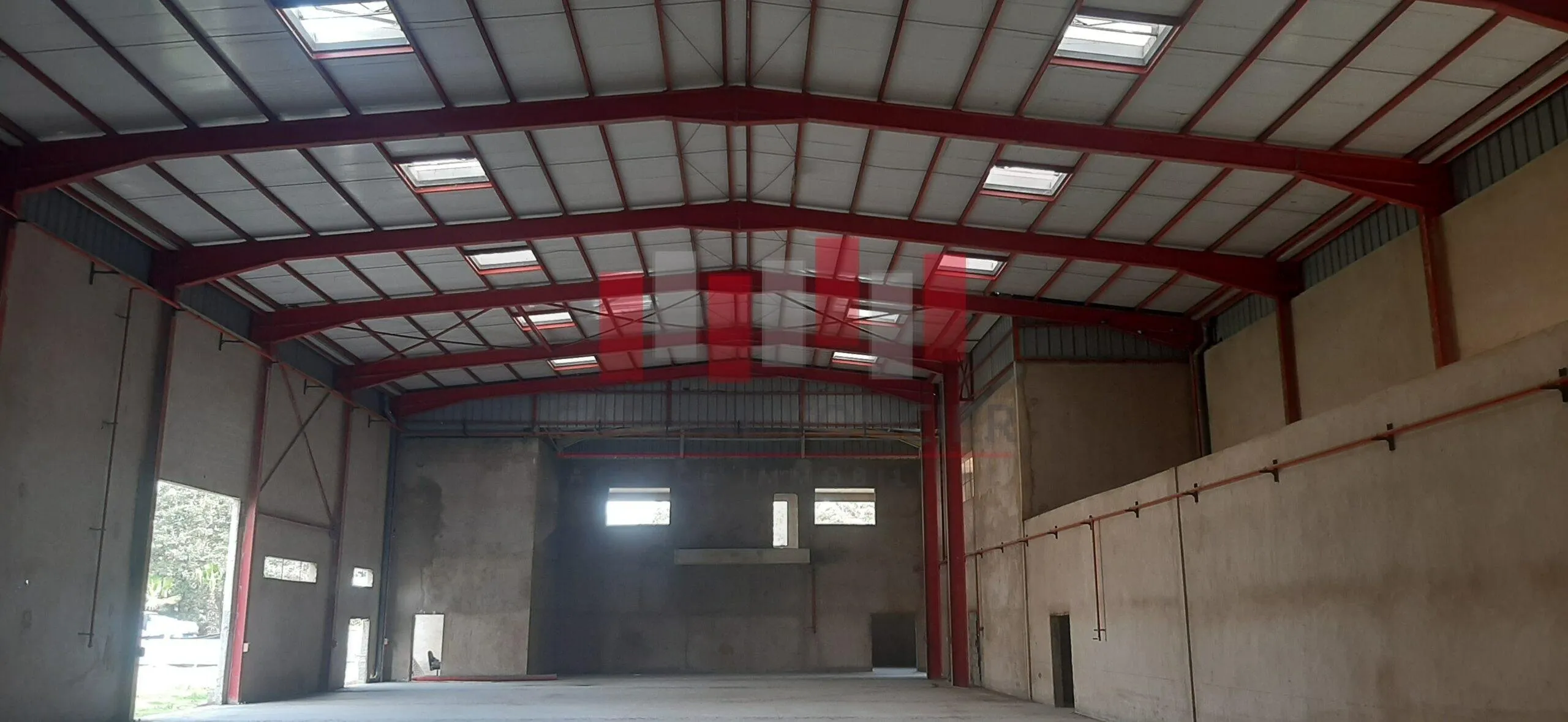 Usine industrielle semi fini de 6.000 m2 de terrain en plein zone industrielle de oulad saleh bouskoura a la vente - الدار البيضاء