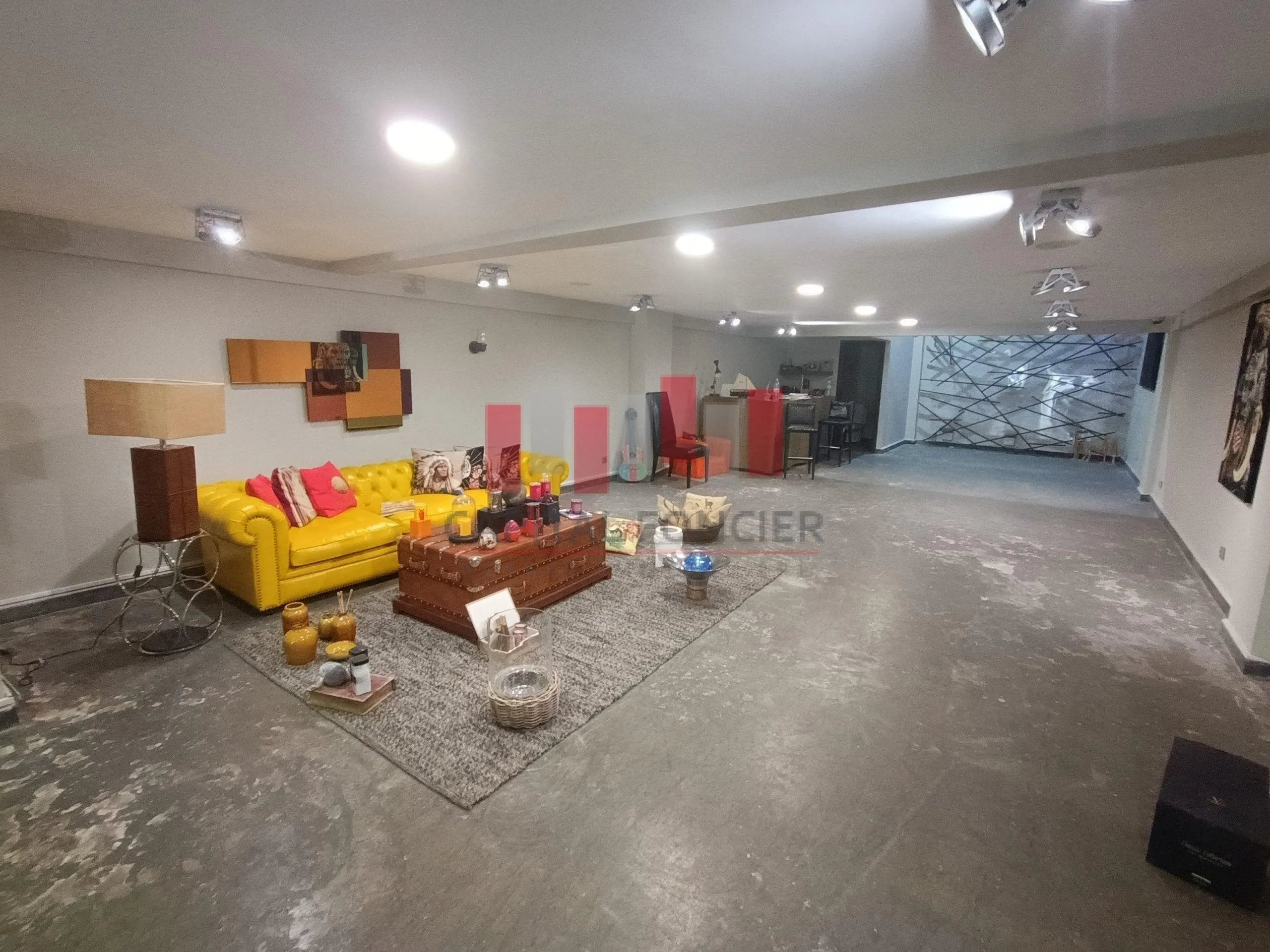 Local commercial de 180m2 à la vente en plein Triangle D'or - الدار البيضاء