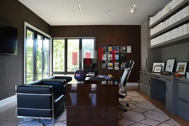 Villa en plein coeur du quartier Anfa de 860 m de surface de terrain a la vente idéal pour siège social ou autres - الدار البيضاء