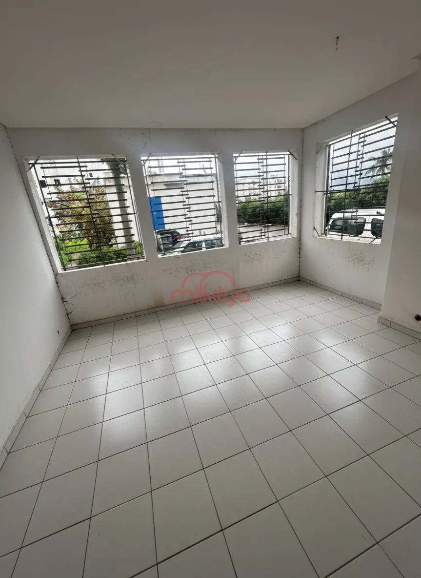 Vente Local à Bouskoura - بوسكورة