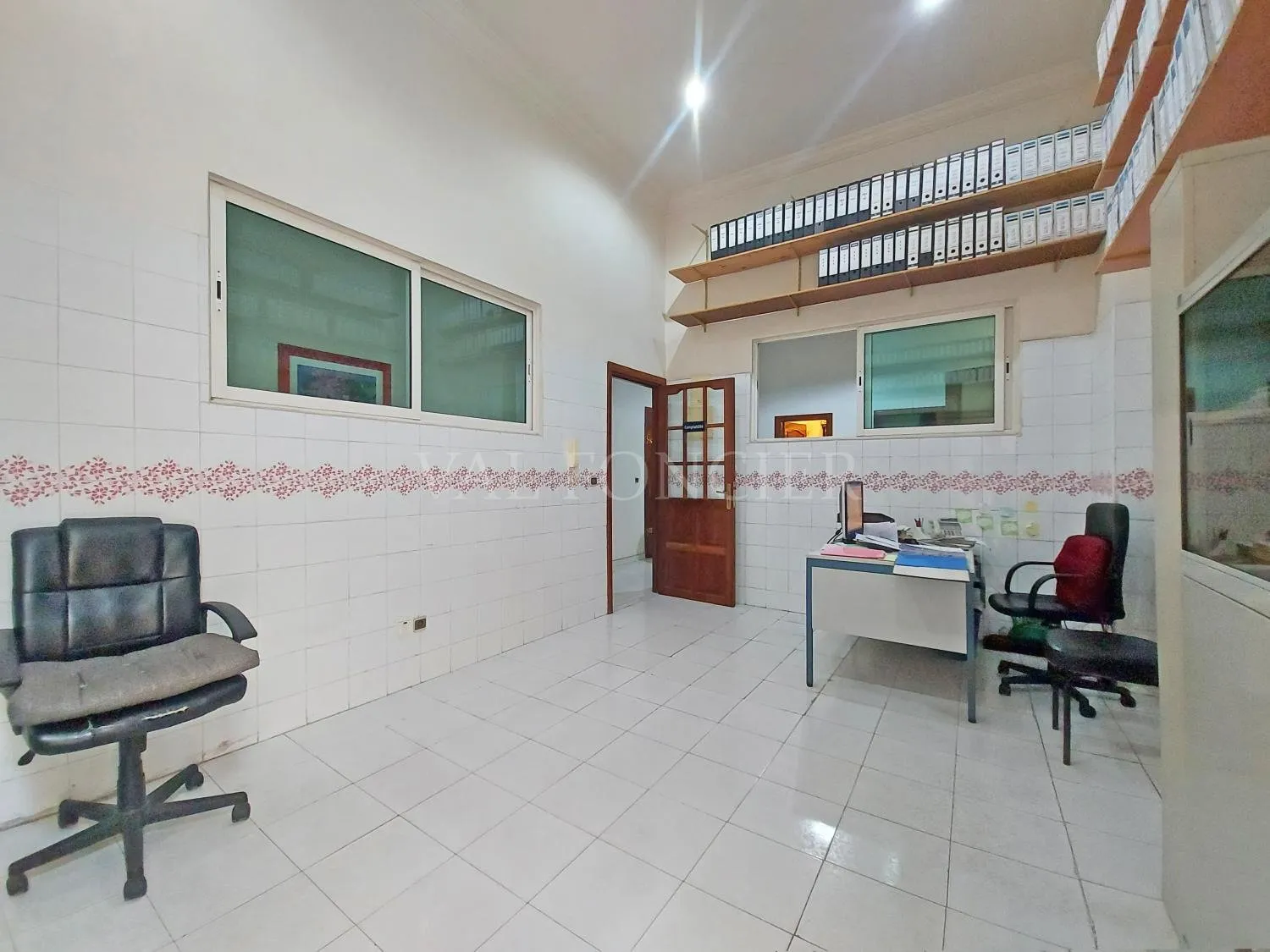 Vente bureau 121m2 au RDC Triangle d'or, Casablanca - الدار البيضاء (2)