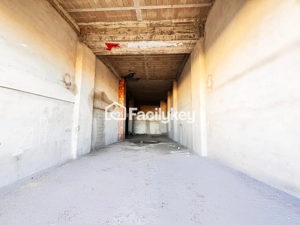 Local commercial de 420 m² à Casablanca - الدار البيضاء (3)