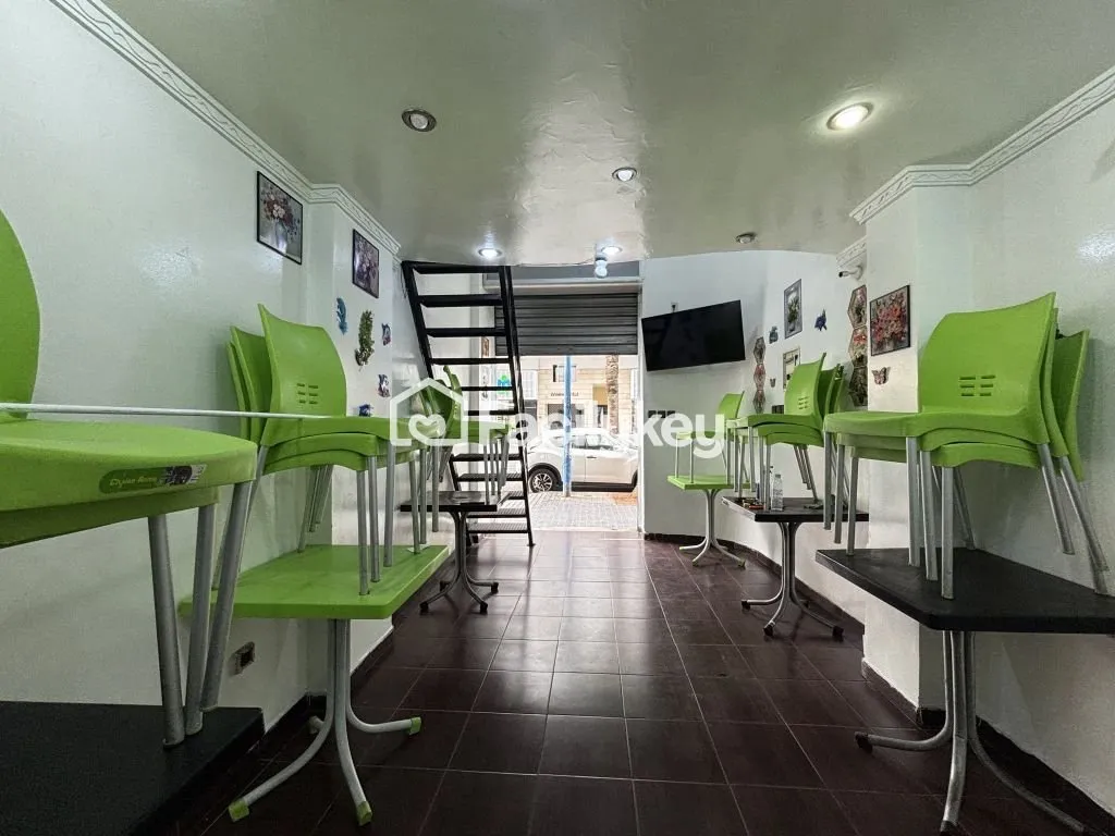 Local commercial de 27 m² à Casablanca - الدار البيضاء (2)