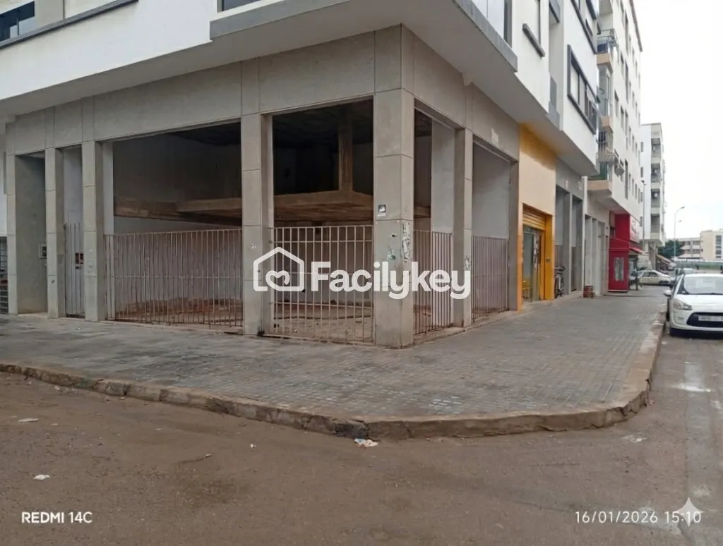 Local commercial de 99 m² à Bouskoura - بوسكورة (2)