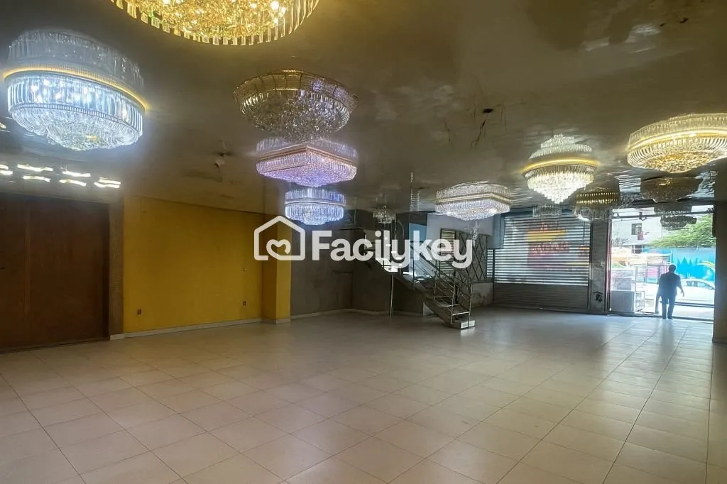 Local commercial de 164 m² à Casablanca - الدار البيضاء (2)