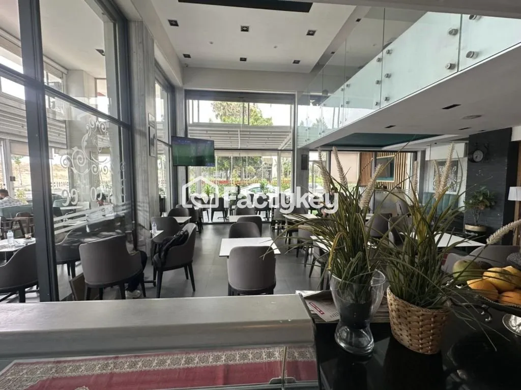 Local commercial de 140 m² à Casablanca - الدار البيضاء (4)